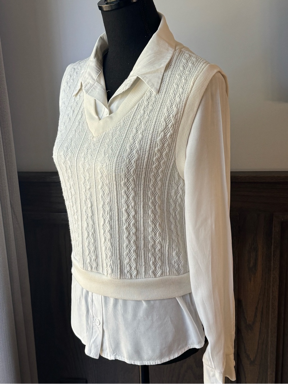 Women's Cream Cable Knit V-Neck Sweater Vest top medium - Picture 5 of 7